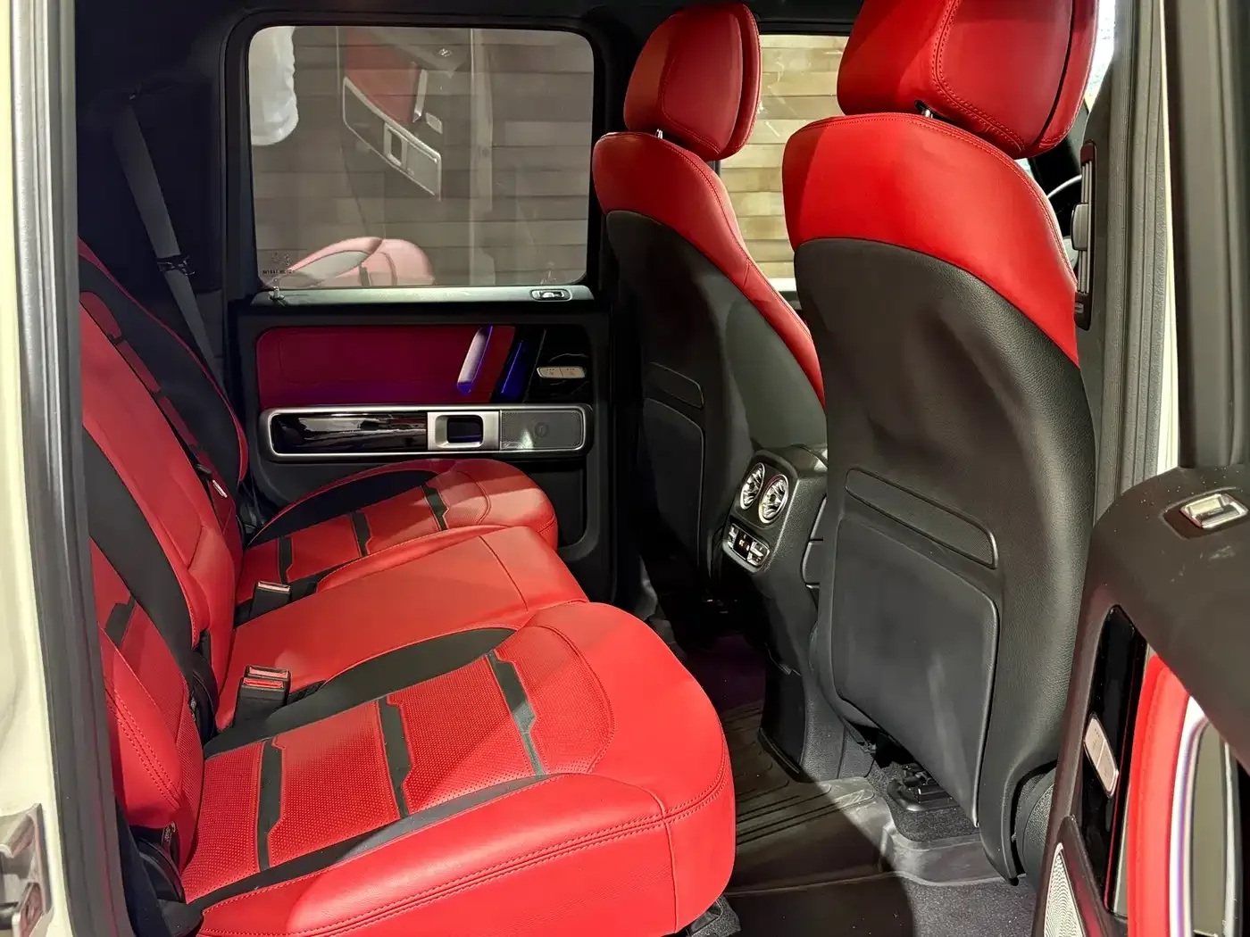 Mercedes-Benz Mercedes-Benz G-Class AMG 2022 AMG G 63 — Фото автомобиля 16
