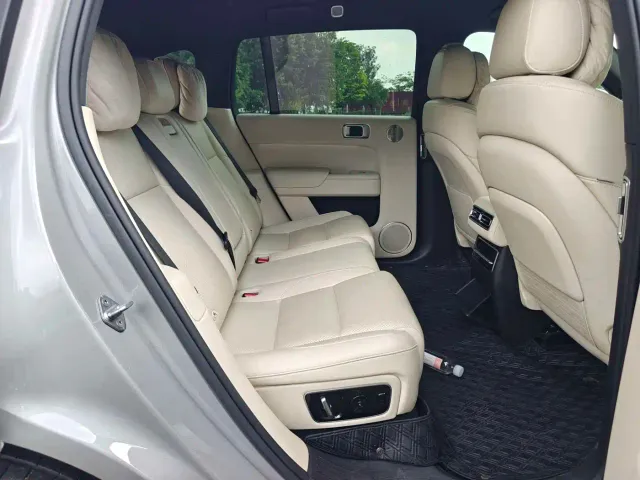Li Auto L7 — Фото автомобиля 4