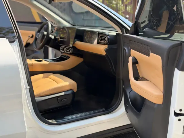 Leapmotor C11 — Фото автомобиля 7