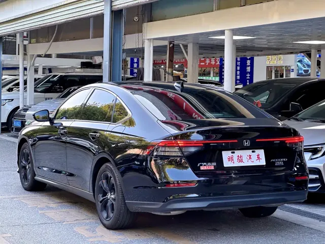 Honda Accord — Фото автомобиля 4