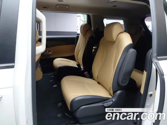 Kia Canival Carnival 4 поколение 9 мест Prestige — Фото автомобиля 12