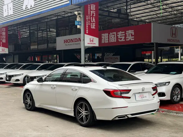 Honda Accord — Фото автомобиля 9