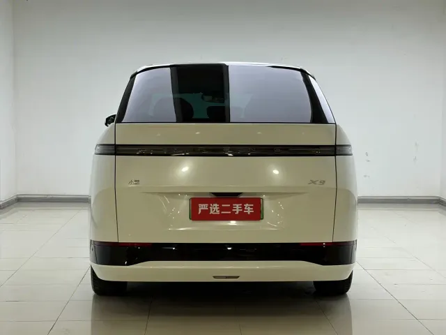 Xpeng X9 — Фото автомобиля 9