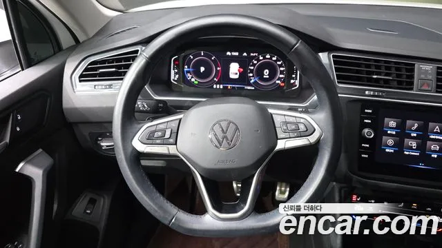Volkswagen Tiguan Generation 2 — Фото автомобиля 13
