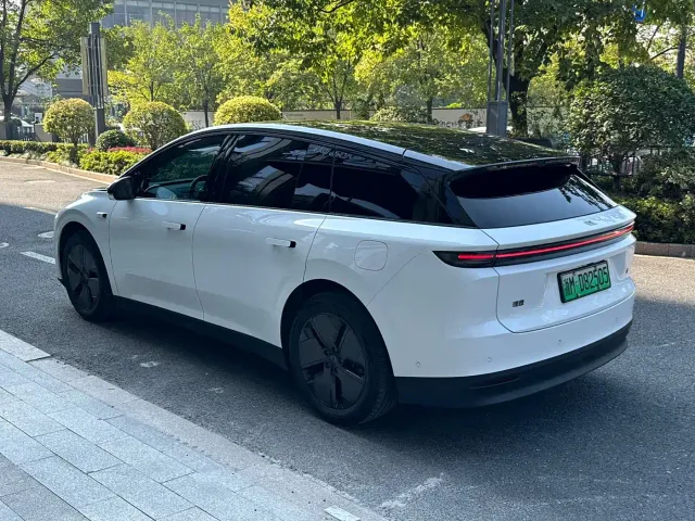 Li Auto i6 — Фото автомобиля 6