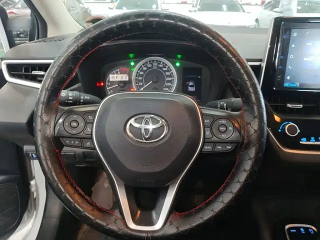 Toyota Corolla — Фото автомобиля 10