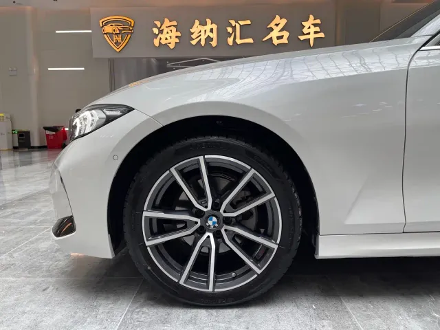 BMW BMW 3 Series 2025 325Li M Sport Package — Фото автомобиля 16