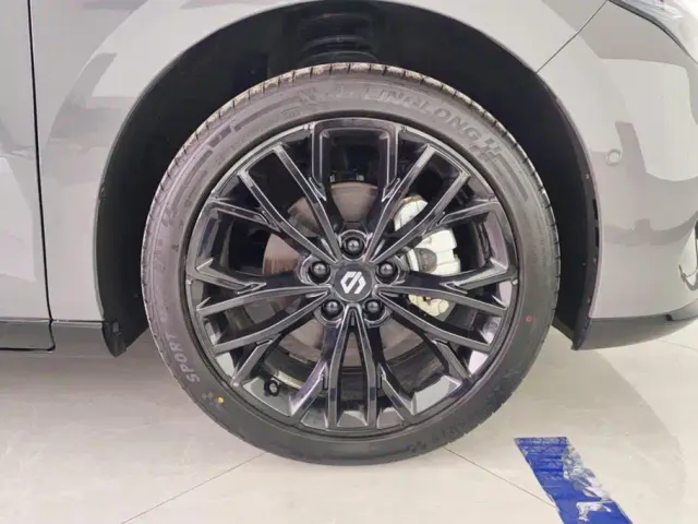 Leapmotor Lafa 5 — Фото автомобиля 6