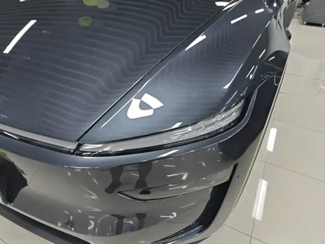 Tesla Model Y — Фото автомобиля 23