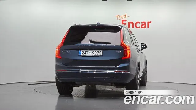 Volvo XC90 — Фото автомобиля 4