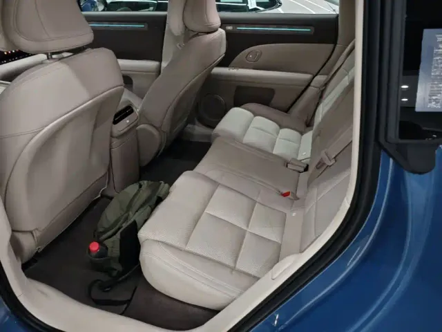 IM Motors LS6 — Фото автомобиля 16