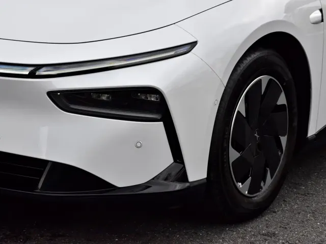 Xpeng P7+ — Фото автомобиля 6