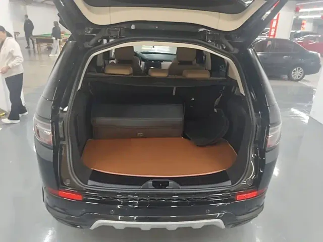 Land Rover Discovery Sport — Фото автомобиля 14