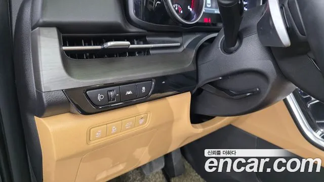 Kia Carnival Generation 4 — Фото автомобиля 15
