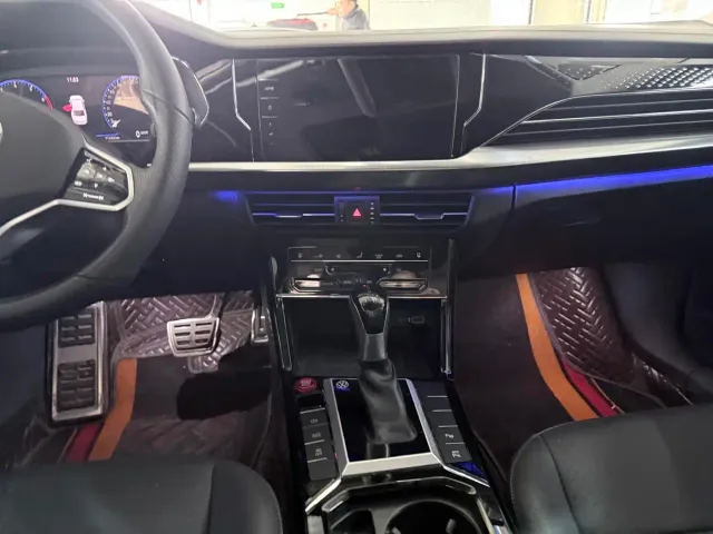 Volkswagen Passat — Фото автомобиля 16