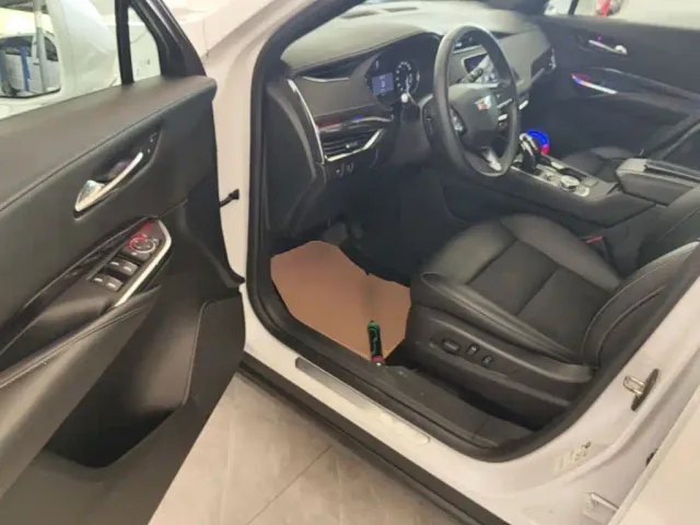 Cadillac XT4 — Фото автомобиля 15