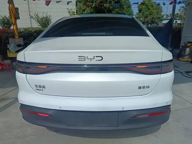 BYD Seal 05 DM-i — Фото автомобиля 5