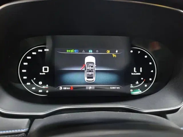 Roewe RX5 — Фото автомобиля 11