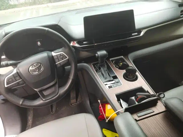 Toyota Granvia — Фото автомобиля 12