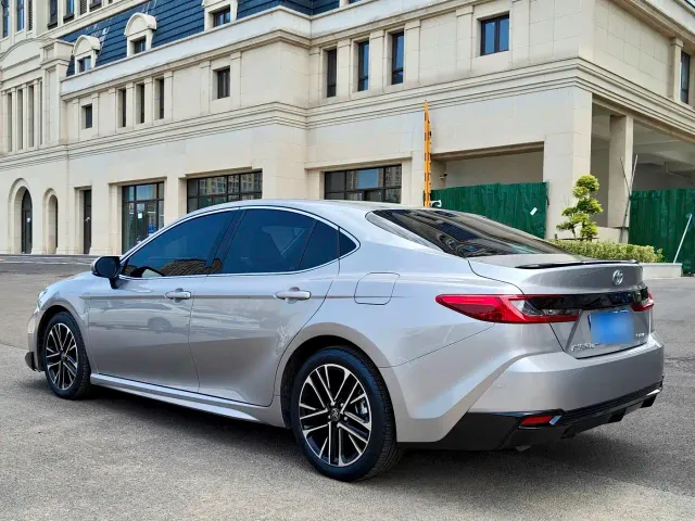 Toyota Camry — Фото автомобиля 10