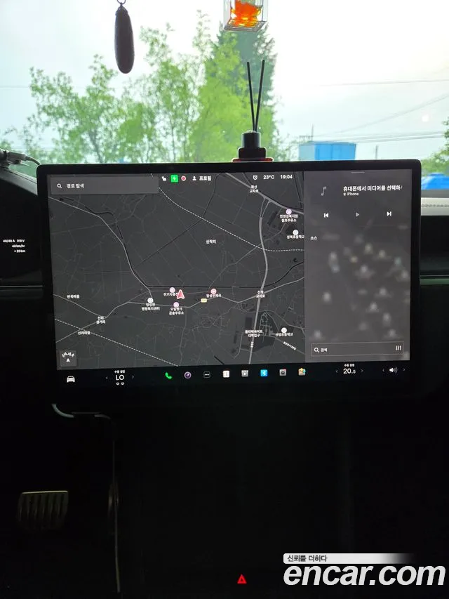Tesla Model X — Фото автомобиля 3