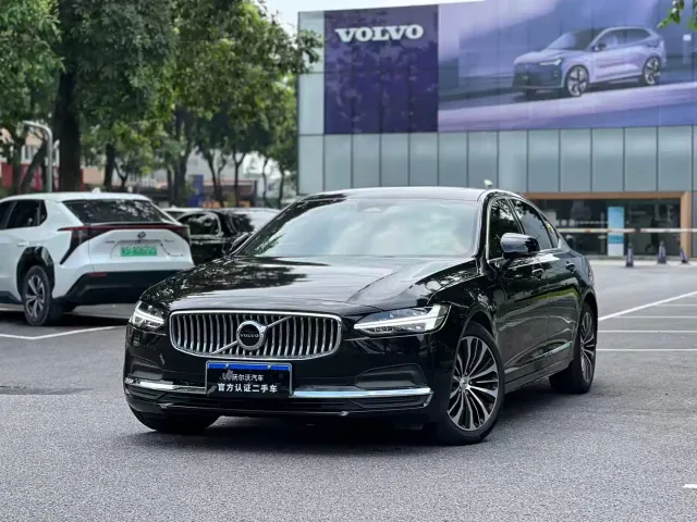 Фотография автомобиля — Volvo S90