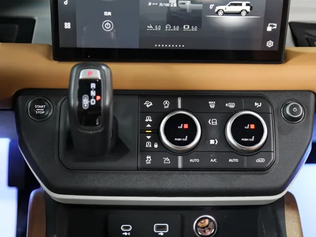Land Rover Defender — Фото автомобиля 16