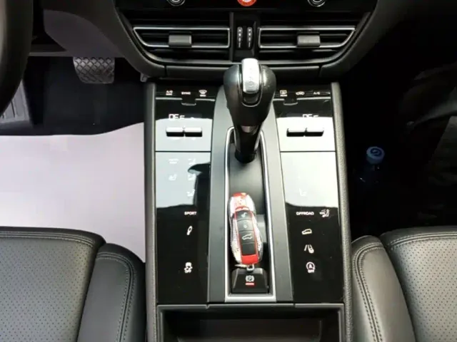 Porsche Macan — Фото автомобиля 13