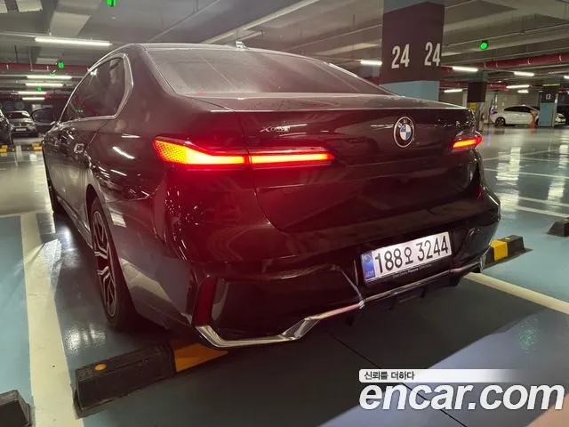 BMW 7 Series — Фото автомобиля 6