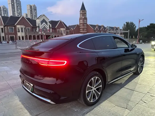 Zhijie Luxeed R7 — Фото автомобиля 9