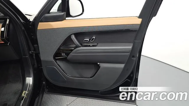 Land Rover Range Rover Sport — Фото автомобиля 13