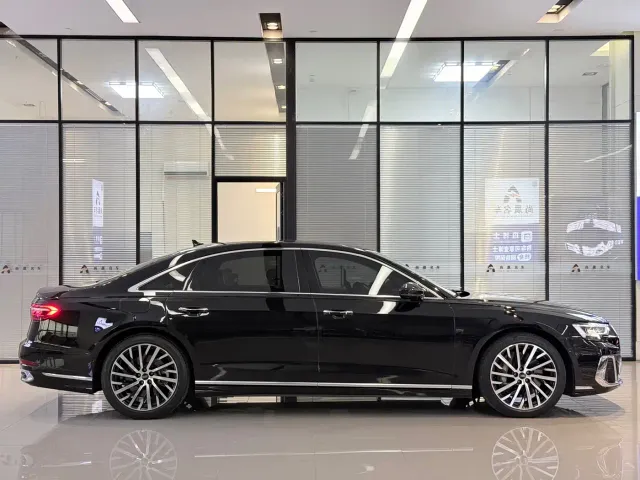 Audi A8 — Фото автомобиля 17