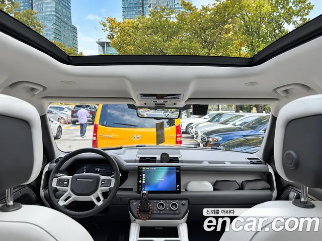 Land Rover Defender — Фото автомобиля 10