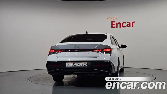 Hyundai Avante — Фото автомобиля 4