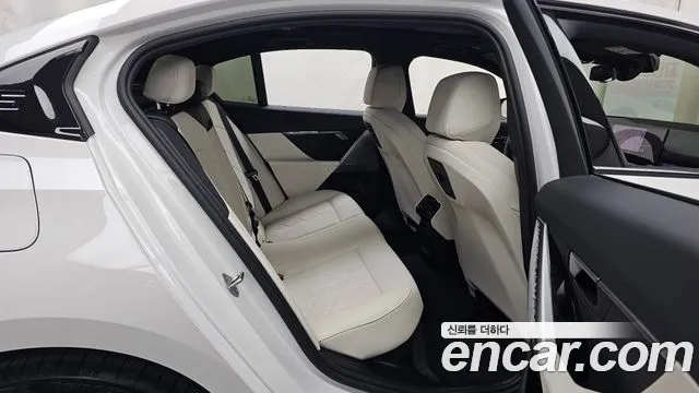 BMW 5 Series G60 — Фото автомобиля 17