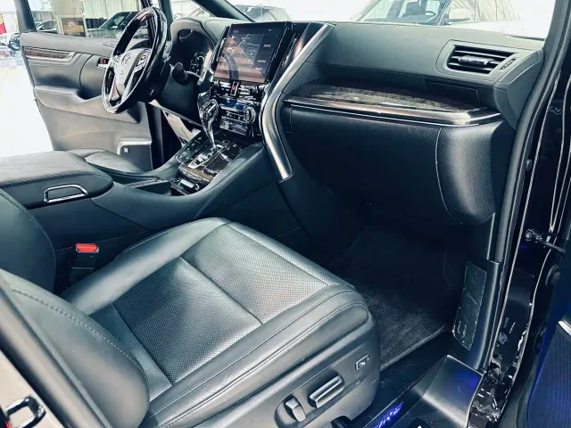 Toyota Vellfire — Фото автомобиля 6
