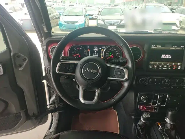 Jeep Wrangler — Фото автомобиля 10