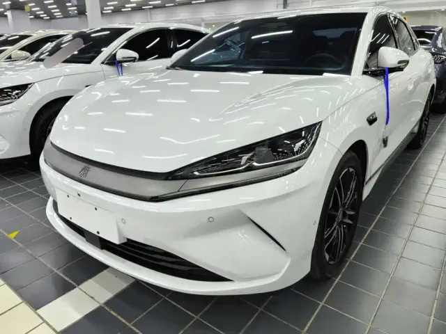 Фотография автомобиля — BYD Qin L
