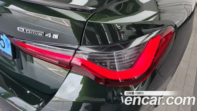 BMW i4 — Фото автомобиля 21