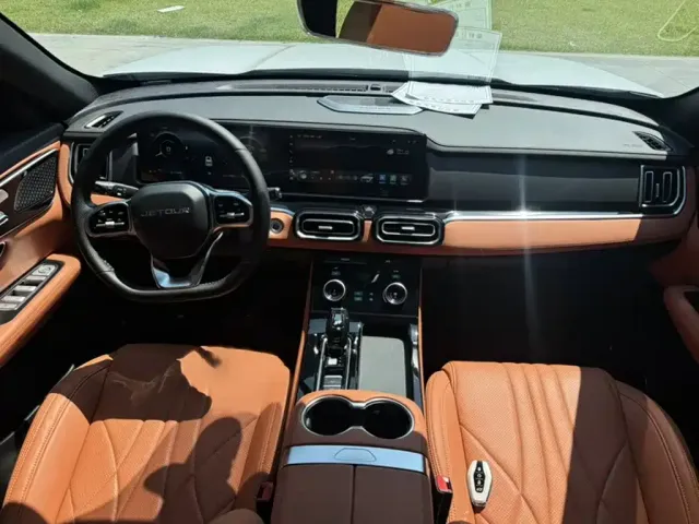 Jetour X70 Plus — Фото автомобиля 12