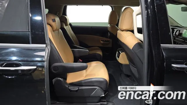 Kia Carnival 4th Gen — Фото автомобиля 12