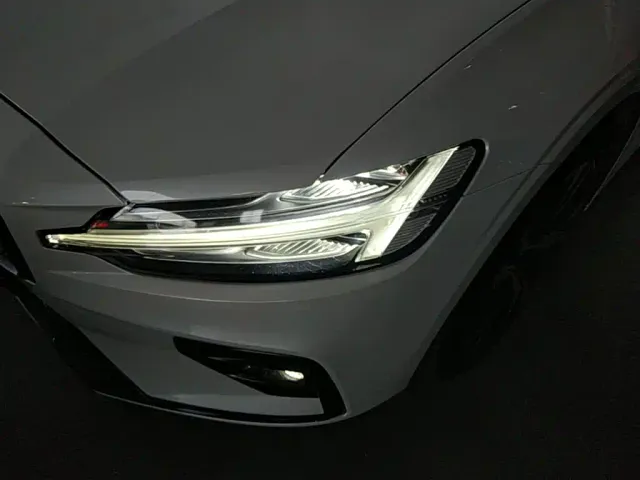 Volvo S60 — Фото автомобиля 23