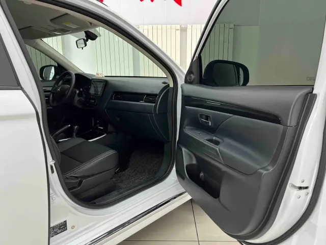 Mitsubishi Outlander — Фото автомобиля 19