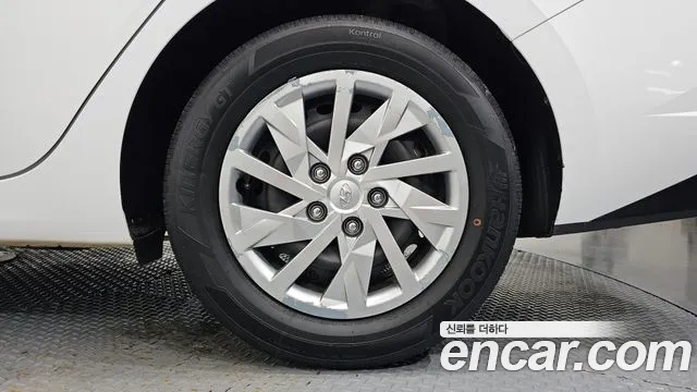 Hyundai AVANTE Avante (CN7) 1.6 LPi (Для проката) — Фото автомобиля 21