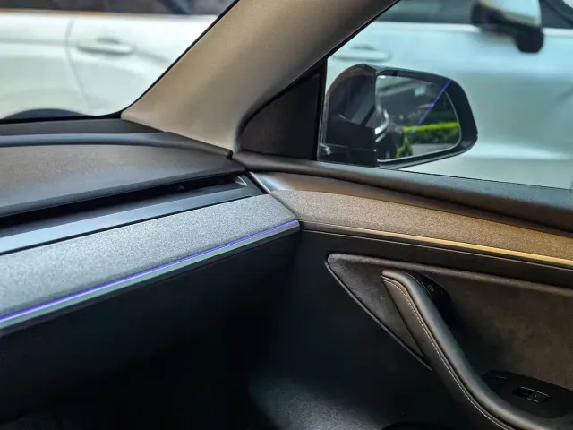 Tesla Model Y — Фото автомобиля 9