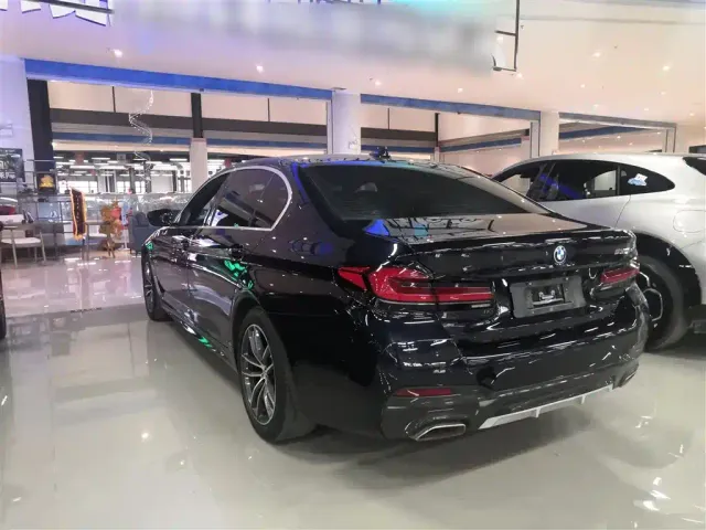 BMW 5 Series — Фото автомобиля 7