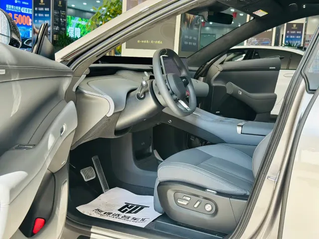 Xiaomi SU7 — Фото автомобиля 4