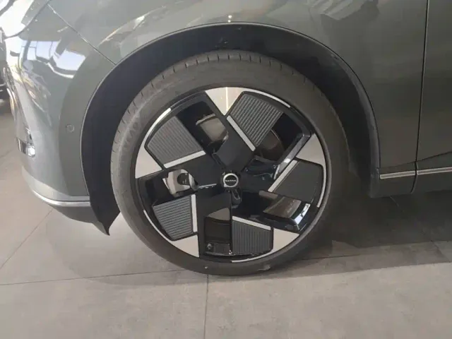 Volvo XC70 Plug-in Hybrid — Фото автомобиля 22