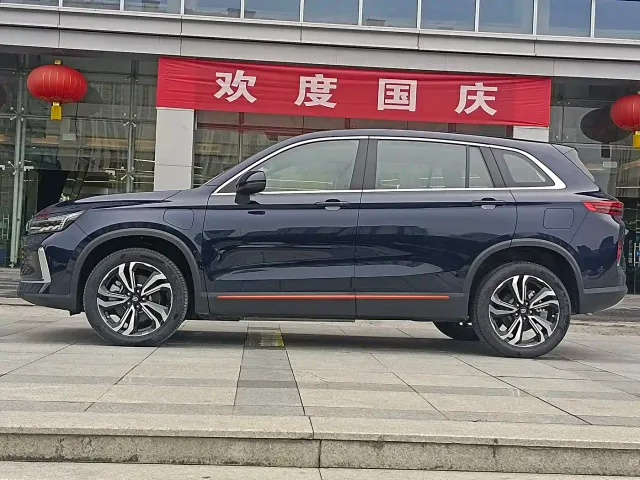 Skyworth Auto HT-i — Фото автомобиля 5