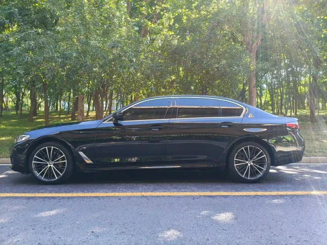 BMW 5 Series — Фото автомобиля 8